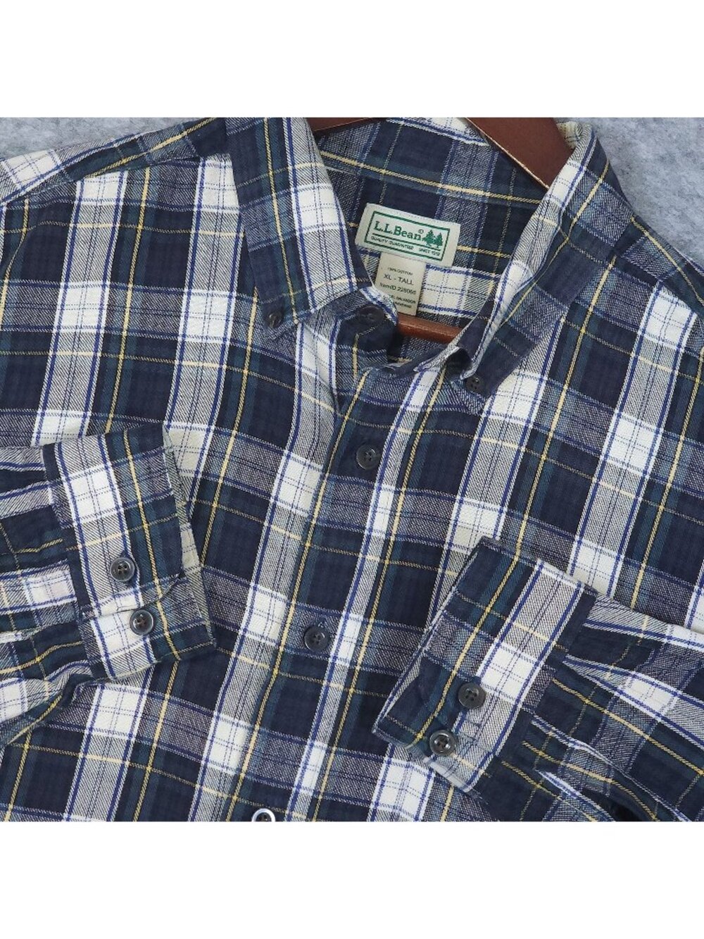 LL Bean Scotch Plaid Flannel Shirt Mens XL Slightly Fitted Navy Green Tartan